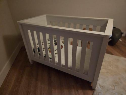 Twf ledikant en commode, Kinderen en Baby's, Kinderkamer | Complete kinderkamers, Zo goed als nieuw, Jongetje of Meisje, Ophalen