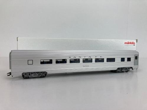Märklin 43601 Sneltreinrijtuig Streamliner Coach - Santa Fe, Hobby en Vrije tijd, Modeltreinen | H0, Nieuw, Locomotief, Wisselstroom