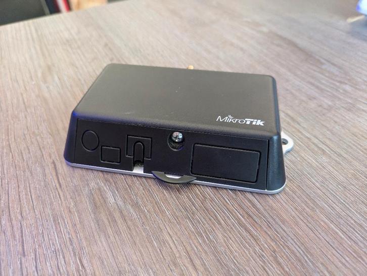 Mikrotik Ltap Mini LTE kit, Computers en Software, Routers en Modems, Gebruikt, Router met modem, Ophalen of Verzenden
