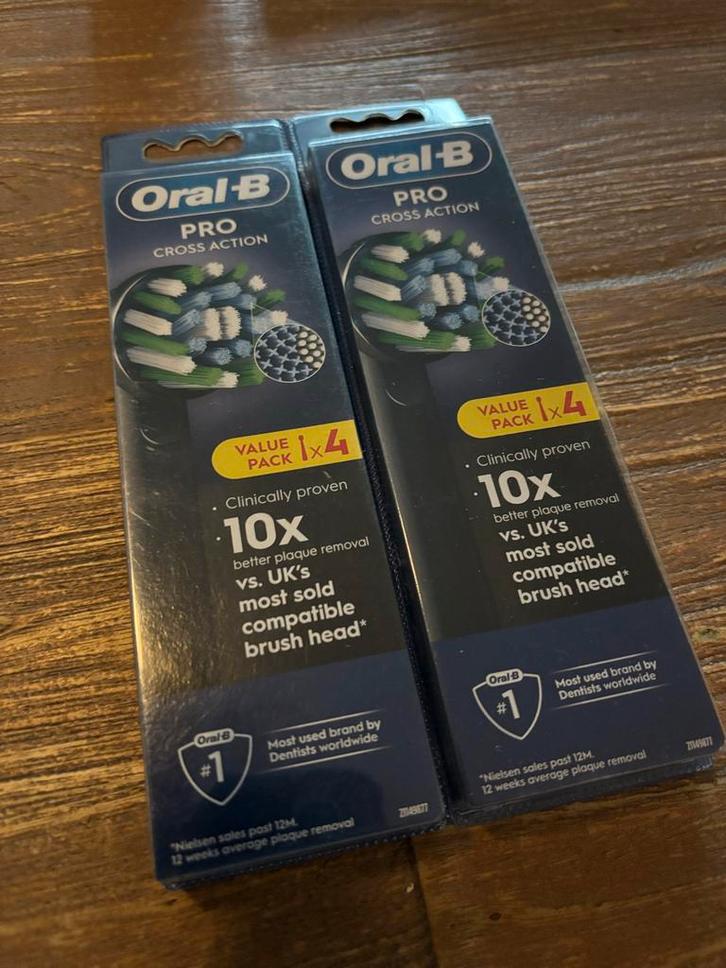 Oral-B Pro Cross Action Opzetborstels 8 stuks, Sieraden, Tassen en Uiterlijk, Uiterlijk | Mondverzorging, Nieuw, Ophalen of Verzenden