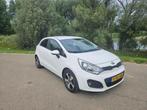 Kia Rio 1.2 I 5DRS 2014 Wit I 1 op 21.3 I Airco I NieuweAccu, Zwart, 4 cilinders, USB, Wit