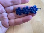 Vintage Haarspeld donkerblauw 3 bloemetjes, Ophalen of Verzenden, Zo goed als nieuw, Haarspeld