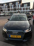 Audi A1 1.4 TDI 90pk S Tronic 2017 Zwart PRO LINE, Auto's, Stof, 4 stoelen, 610 kg, Zwart