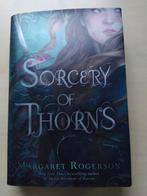 Margaret Rogerson - sorcery of thorns, Boeken, Fantasy, Ophalen of Verzenden, Zo goed als nieuw