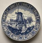 Delfts blauw wandbord met Winters polder tafereel., Antiek en Kunst, Ophalen