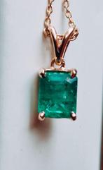 Solitaire hangertje met smaragd en gouden ketting, certifica, Overige voorstellingen, Nieuw, Ophalen of Verzenden, Met edelsteen
