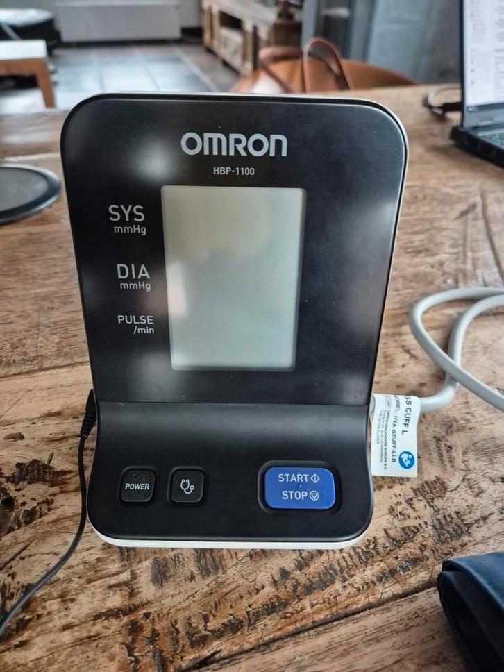 OMRON  HBP 1100  BLOEDDRUKMETER, Diversen, Verpleegmiddelen, Zo goed als nieuw, Ophalen of Verzenden
