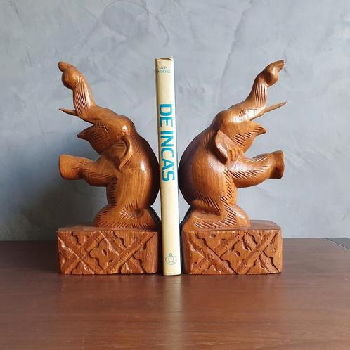Mooie vintage Thais houtsnijwerk Olifanten boekensteunen, Antiek en Kunst, Kunst | Beelden en Houtsnijwerken, Ophalen of Verzenden
