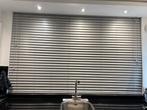 Jaloezieën PVC - Houtnerf Lichtgrijs, Doe-het-zelf en Verbouw, Rolluiken, Ophalen, Zo goed als nieuw, Wit, 200 cm of meer