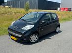 Peugeot 107 2011 Zwart nap!, Voorwielaandrijving, 1063 kg, 4 cilinders, Zwart