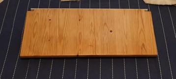 Lundia zwevende schap 60 regulier gelakt in zeer nette staat beschikbaar voor biedingen