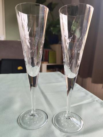 2 champagneglazen van Bormioli Rocco, Cin Cin 2000-serie beschikbaar voor biedingen