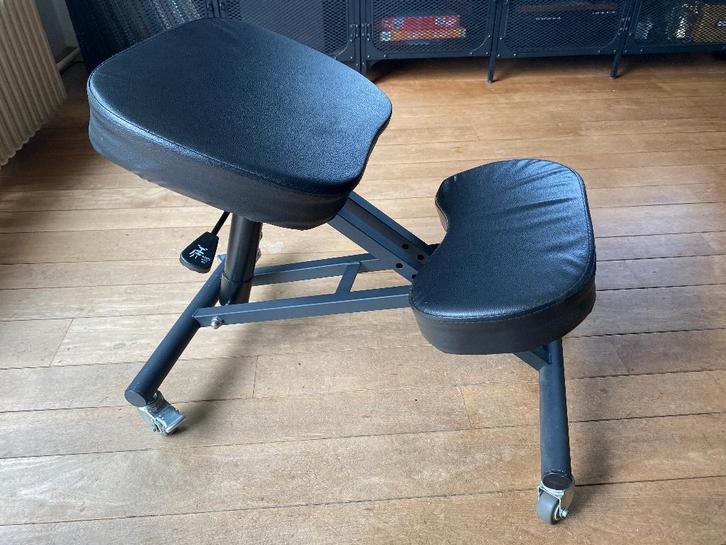 Kniekruk ergonomisch, Huis en Inrichting, Bureaustoelen, Zo goed als nieuw, Bureaukruk, Zwart, Ergonomisch, Ophalen