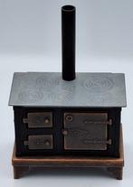 Fornuis van ijzer voor het poppenhuis, Ophalen of Verzenden, Gebruikt, Gebruiksvoorwerp