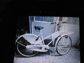 Dames Stads Fiets 28 inch met Transportrek( City Bike) beschikbaar voor biedingen