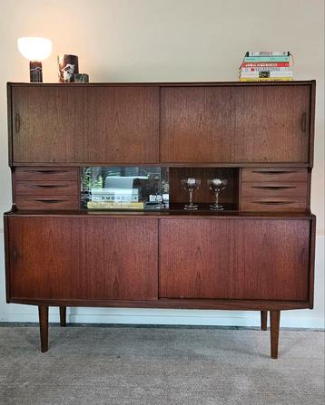 Deens vintage highboard in teak — Mid-Century Modern design beschikbaar voor biedingen