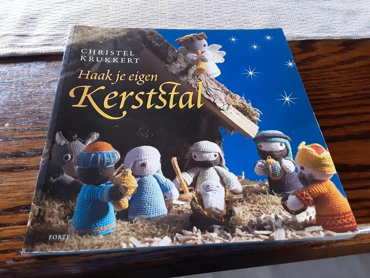 Haak je eigen Kerststal - Cristel Krukkert, Boeken, Hobby en Vrije tijd, Zo goed als nieuw, Breien en Haken, Geschikt voor kinderen