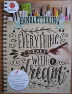 Handlettering boek Decotime., Boeken, Ophalen of Verzenden, Nieuw, Overige onderwerpen, Decotime
