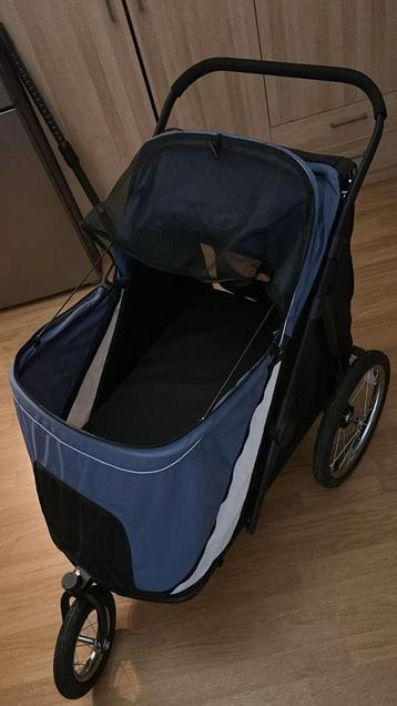 Honden buggy  beschikbaar voor biedingen