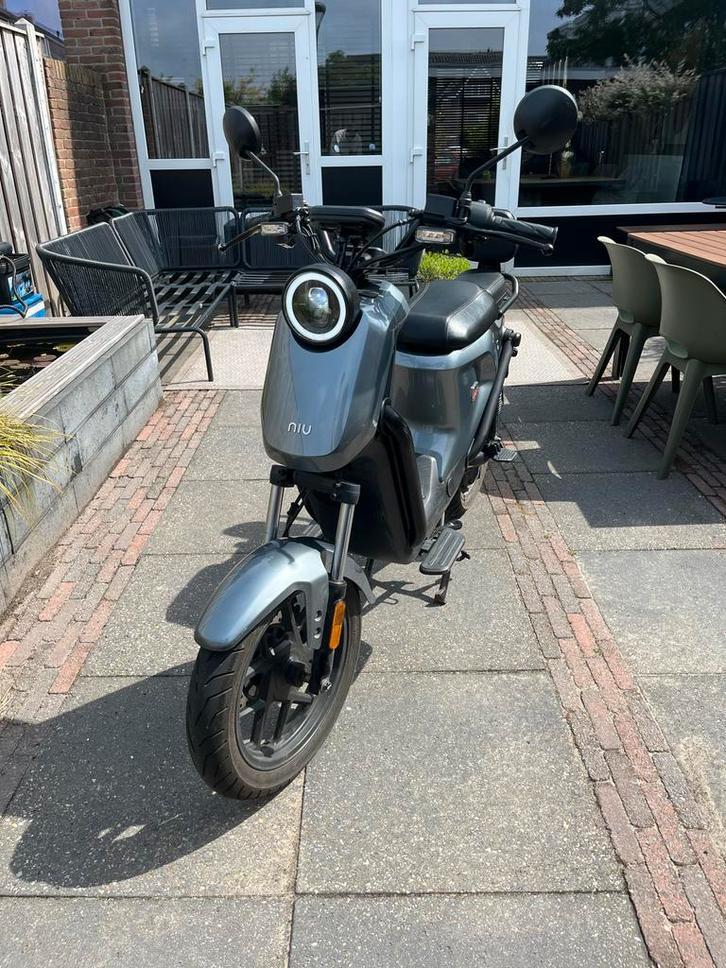 NIU Elektrische Scooter, Fietsen en Brommers, Scooters | Overige merken, Gebruikt, Maximaal 45 km/u, Elektrisch, Ophalen of Verzenden