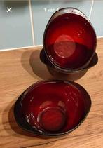 Drie soepkommen rood zien er nog prima uit, Ophalen, Zo goed als nieuw, Rood