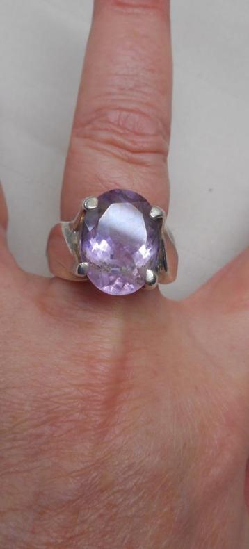 Zilveren royale vintage ring met amethist maat 18.75 nr.1592 beschikbaar voor biedingen