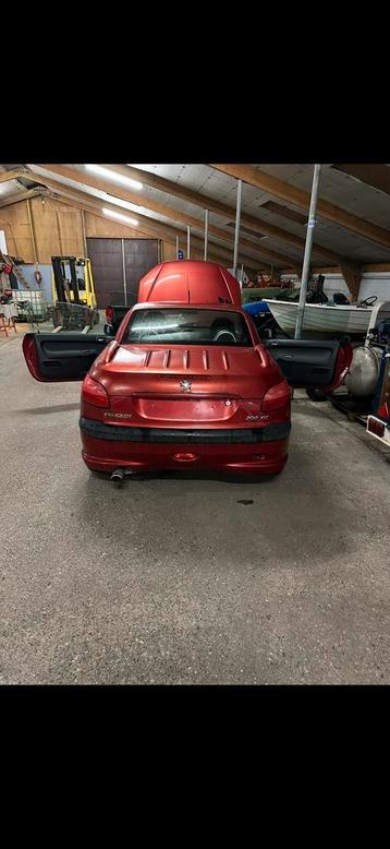 2x Peugeot 206 cabrio in onderdelen beschikbaar voor biedingen