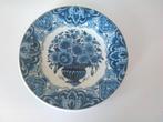 TE KOOP DELFTBLAUW BORD 420 BM, Ophalen of Verzenden, Zo goed als nieuw