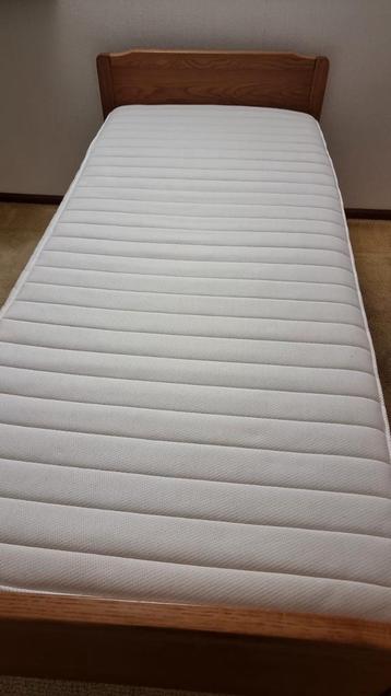 Éénpersoons bed beschikbaar voor biedingen