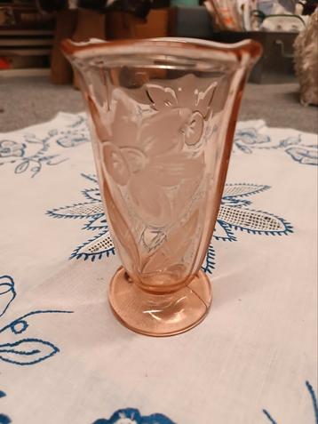 Persglas Art Deco roze glas Narcis en meer! beschikbaar voor biedingen