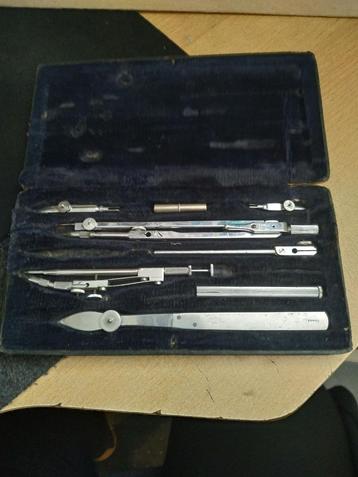 Vintage Professional Tekenset COMPAS Chapelle beschikbaar voor biedingen