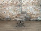 Vitra Soft Pad EA216 bij TheReSales, Huis en Inrichting, Minder dan 75 cm, Ophalen of Verzenden, Zo goed als nieuw, Metaal