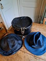 Brocante beschadigde hoedendoos met hoeden, Ophalen of Verzenden