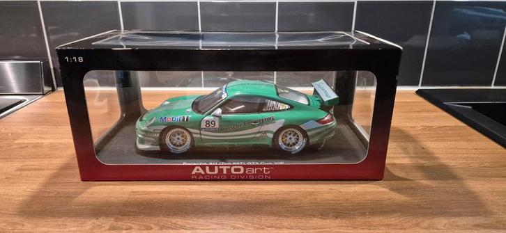 Porsche 911 997 GT3 CUP VIP #89 Merk Minichamps
1 18, Hobby en Vrije tijd, Modelauto's | 1:18, Zo goed als nieuw, MiniChamps, Ophalen of Verzenden