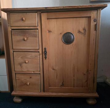Vintage houten kastje – 85x83x49 cm (geschikt als tv-meubel) beschikbaar voor biedingen