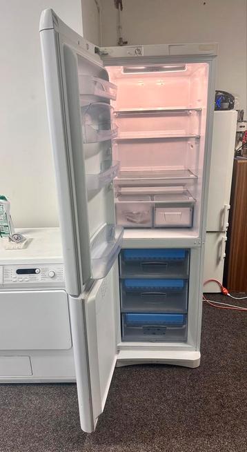 INDESIT Koelvriescombinatie A+ Class nette staat  beschikbaar voor biedingen
