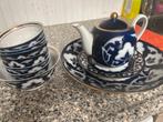 Compleet theeservies met blauw bloemmotief, Antiek en Kunst, Ophalen