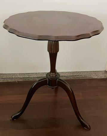 Antiek mahoniehouten wijn / bijzettafeltje beschikbaar voor biedingen