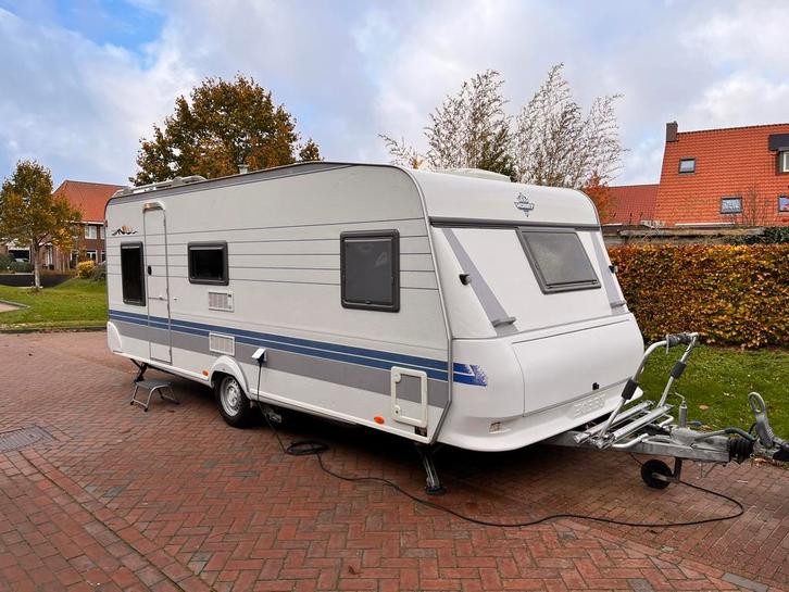 Hobby 560 KMFE - schoon - mooi - praktisch - alles werkt, Caravans en Kamperen, Caravans, Particulier, tot en met 5, 1500 - 2000 kg