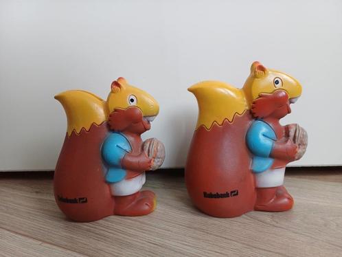Rabobank spaarpot eekhoorn, 2 stuks, Verzamelen, Spaarpotten, Gebruikt, Dier, Kunststof, Ophalen of Verzenden