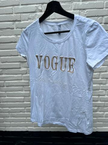 Vogue shirt | Maat L beschikbaar voor biedingen