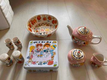 Blond Amsterdam servies. Enkel ter decoratie gestaan beschikbaar voor biedingen