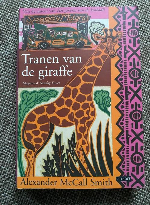 Alexander McCall Smith tranen van de giraf, Boeken, Detectives, Zo goed als nieuw, Ophalen of Verzenden