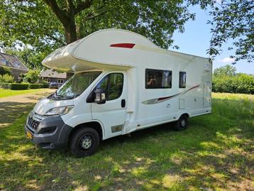 Ruime PLA s Y690 met weinig kilometers en 7 slaapplaatsen beschikbaar voor biedingen