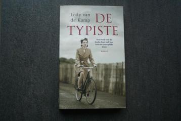 DE TYPISTE.... Lody van de Kamp..... 2024 beschikbaar voor biedingen