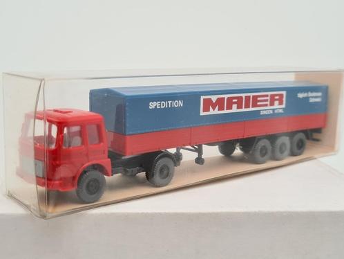 Spedition Maier - MAN truck met huiftrailer - Wiking 1/87, Hobby en Vrije tijd, Modelauto's | 1:87, Zo goed als nieuw, Bus of Vrachtwagen