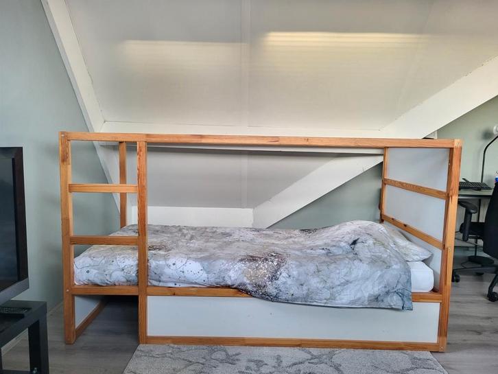 Gratis! Ikea KURA Keerbaar Bed 90x200 Grenen/Wit, Huis en Inrichting, Slaapkamer | Bedden, Gebruikt, Eenpersoons, 90 cm, 200 cm