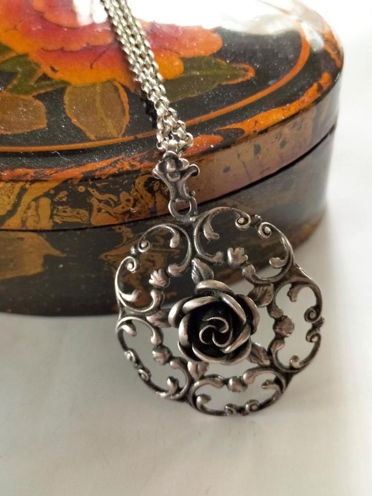Antieke zilveren teka Theodor klotz roos hanger., Sieraden, Tassen en Uiterlijk, Kettinghangers, Zo goed als nieuw, Zilver, Zilver