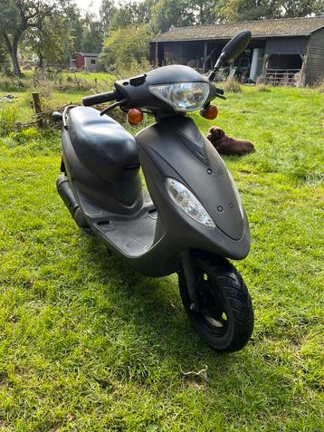 2x scooter 160,- niet los van elkaar te koop beschikbaar voor biedingen