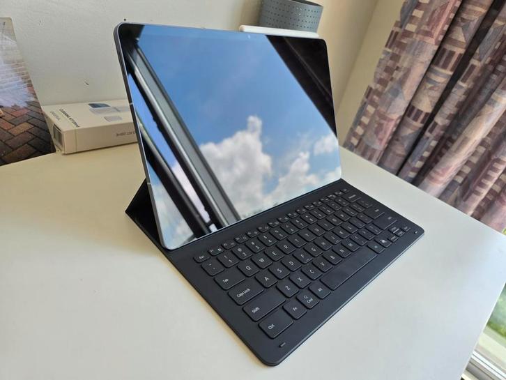 Samsung Galaxy tab s10+ FE 256GB incl. Toetsenbord, Computers en Software, Tablet-hoezen, Zo goed als nieuw, Bescherming voor- en achterkant
